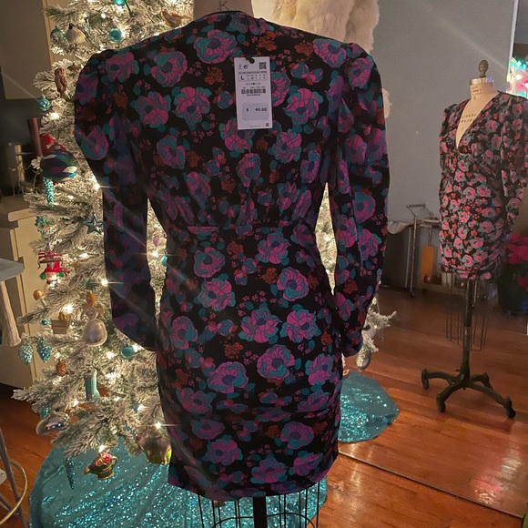 Zara v/neck floral dress with shoulder pads and side vents - Picture 3 of 11